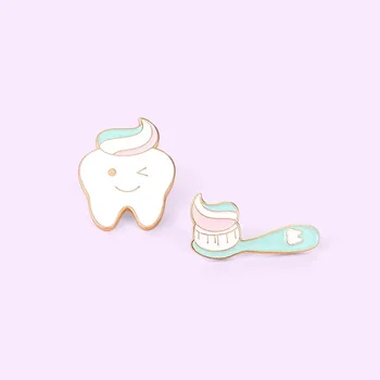 Özel Diş Rozetleri Tıbbi Broş Sevimli Tatlı Dişler Takı Hediye Hemşire Diş Hekimi Diş ve Fırça Yaka Emaye Pin Toptan